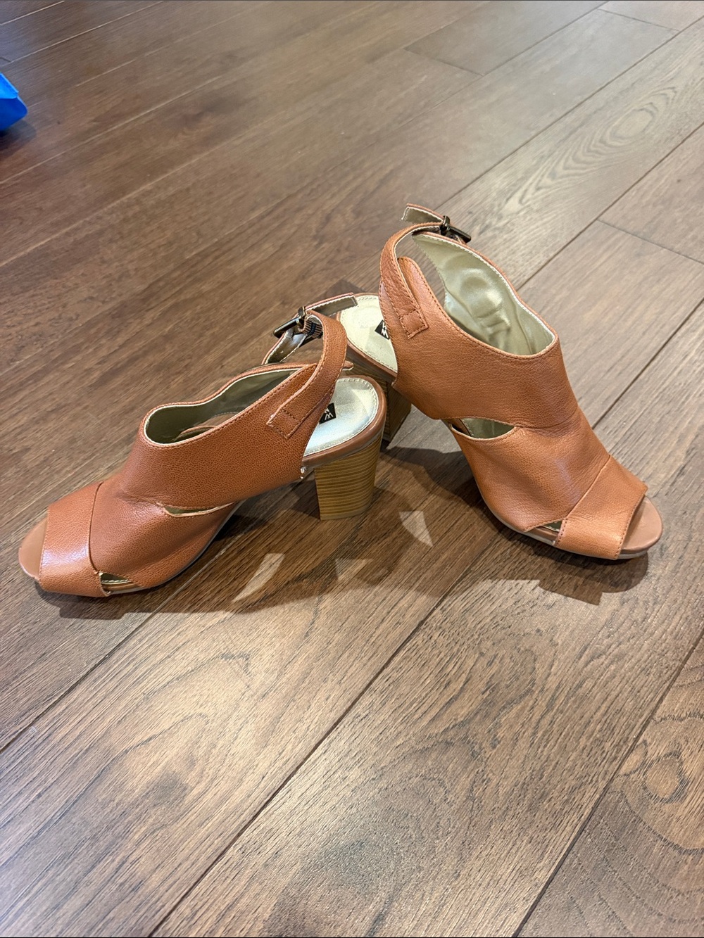 White Mountain Tan Open-Toe Chunky Heel Sandals Size 8.5 - C16-066